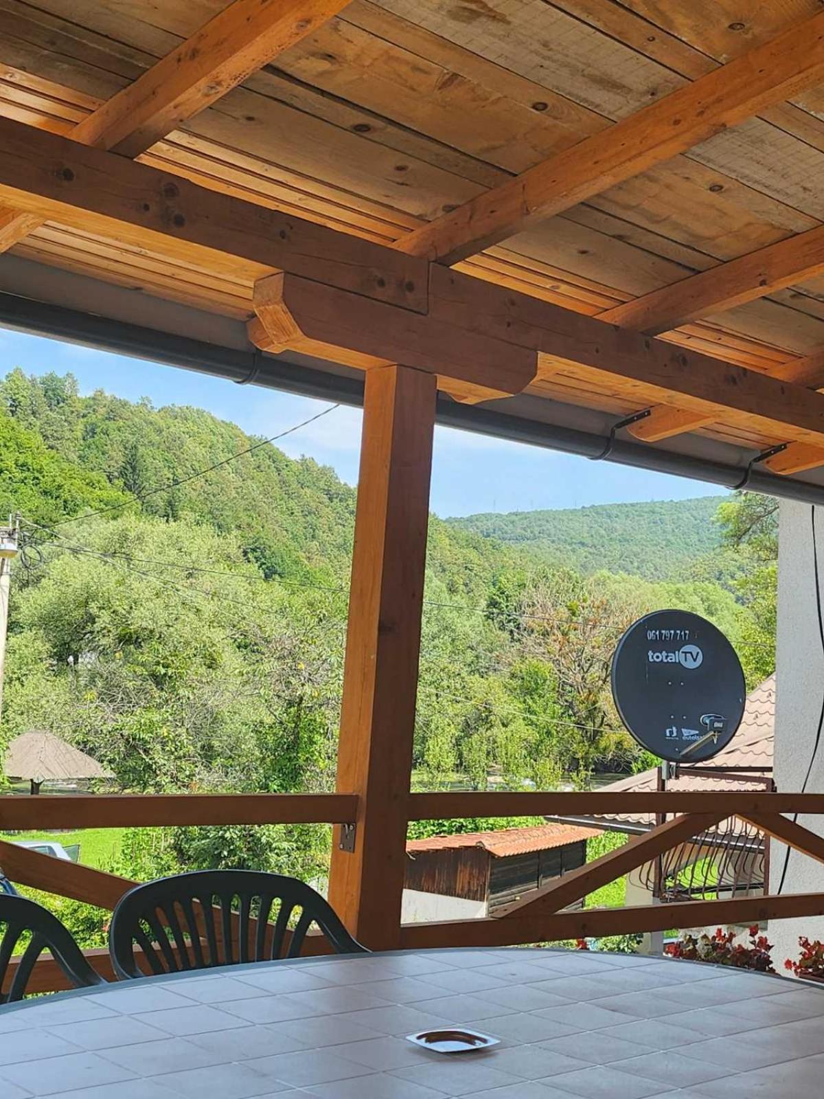 Apartment Sajra Kulen Vakuf Bagian luar foto