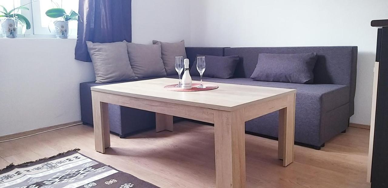 Apartment Sajra Kulen Vakuf Bagian luar foto