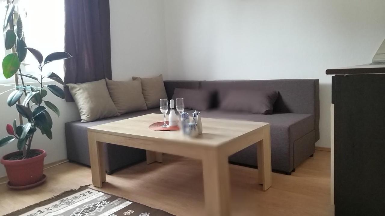 Apartment Sajra Kulen Vakuf Bagian luar foto