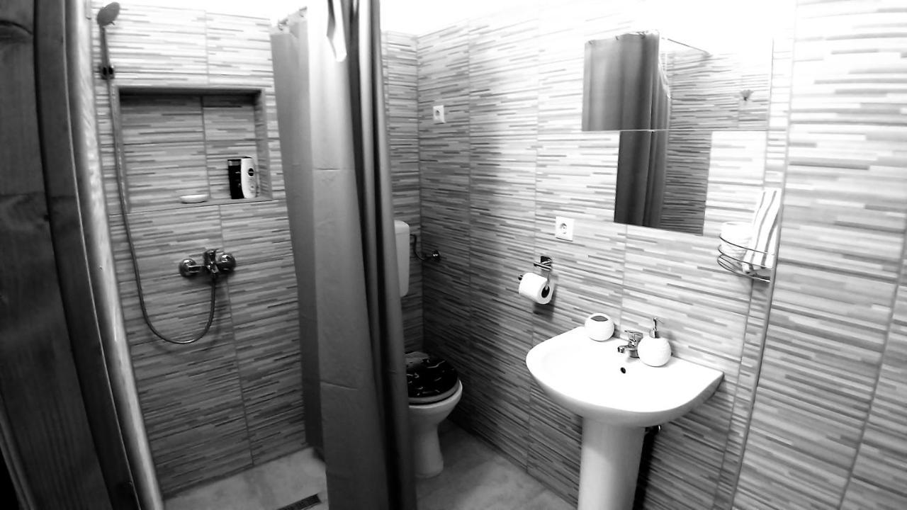 Apartment Sajra Kulen Vakuf Bagian luar foto