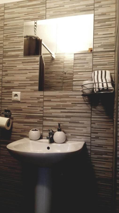 Apartment Sajra Kulen Vakuf Bagian luar foto